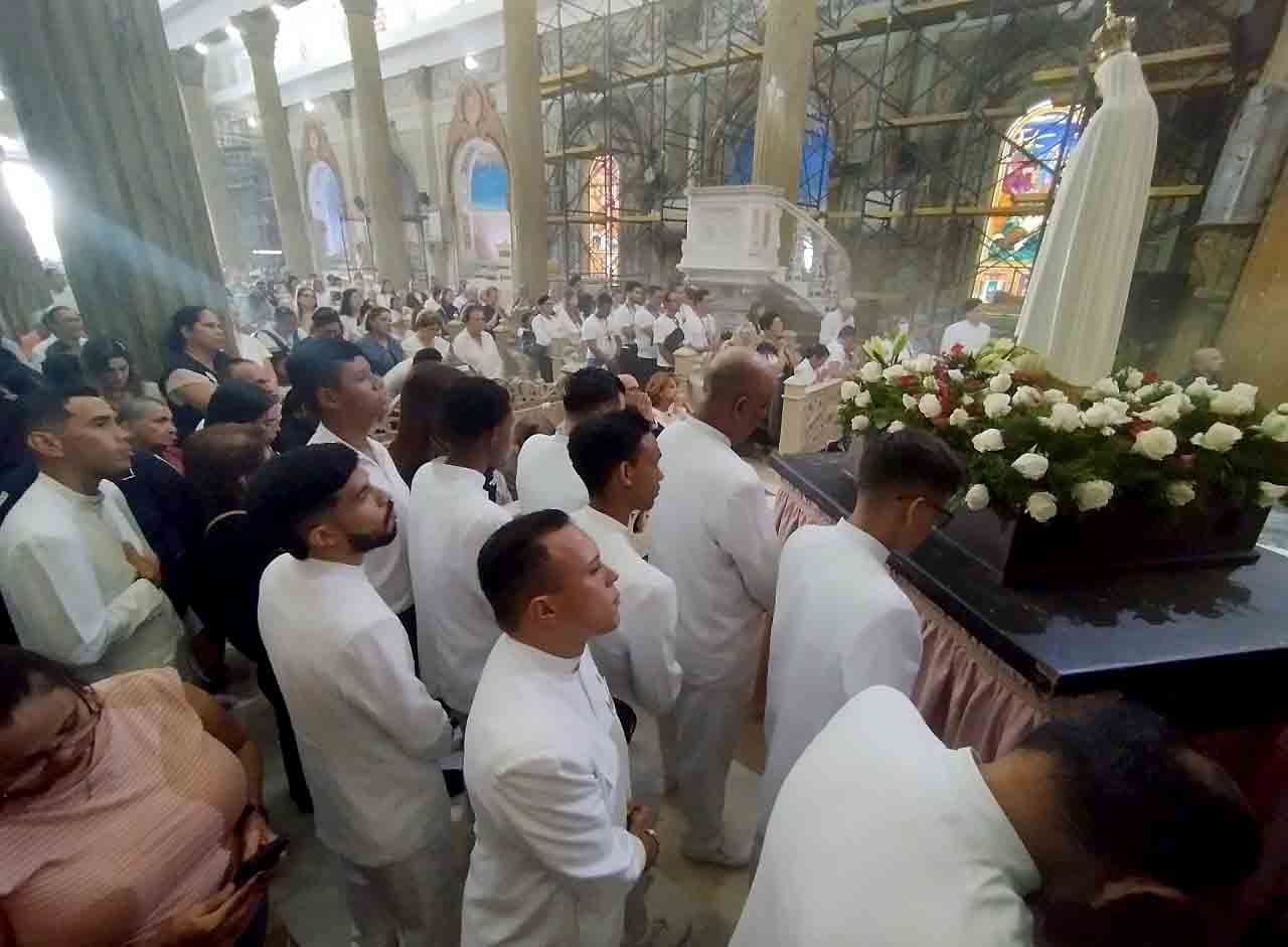 Encuentro de la virgen del Fátima y la Chinita 