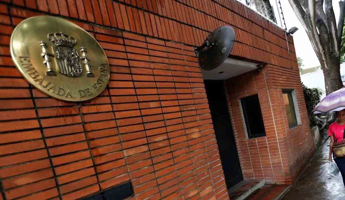 España niega implicación en plan para desestabilizar a Venezuela