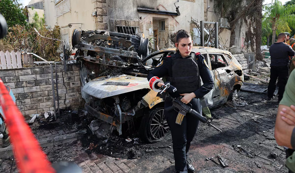 Hezbolá lanza unos 150 cohetes, misiles y drones contra Israel