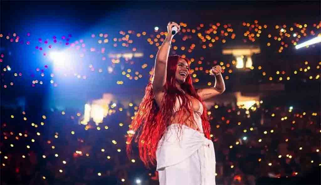 Karol G hizo perrear a Taylor Swift