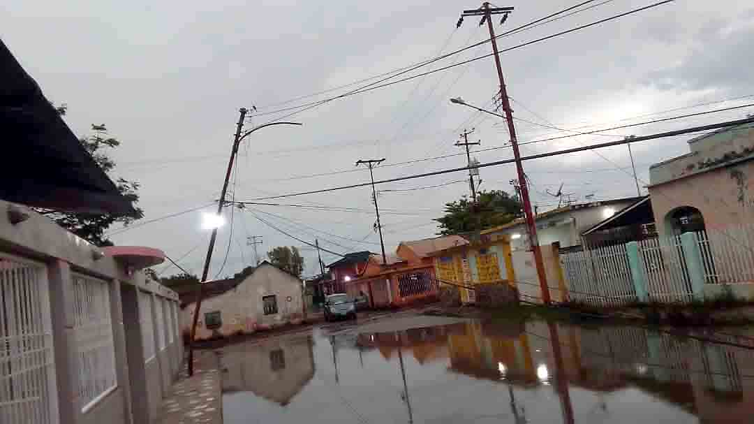 Lluvias y vientos huracanados hicieron estragos en la COL
