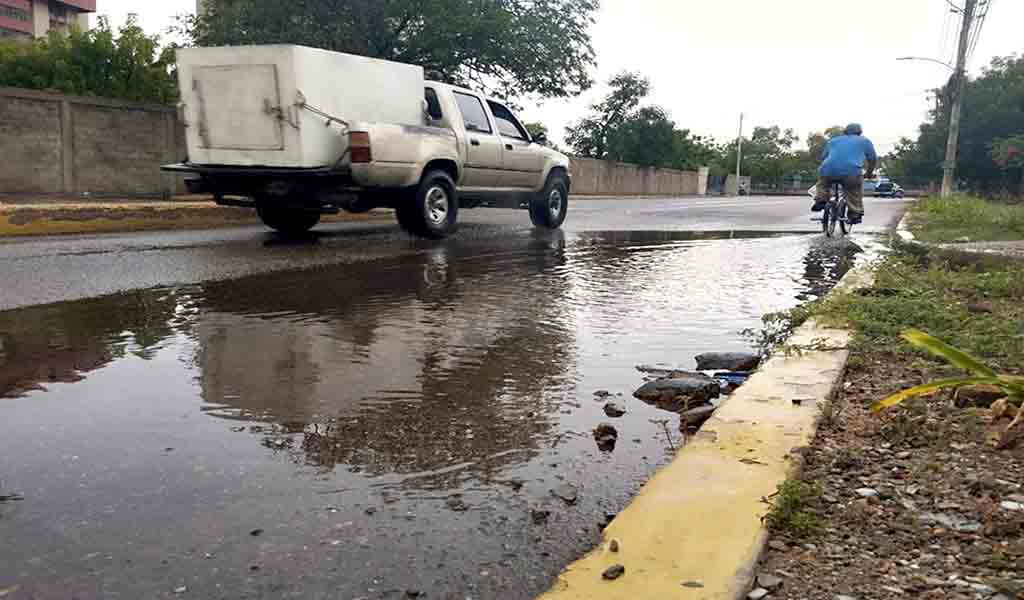 Maracaibo amaneció bajo una intensa lluvia