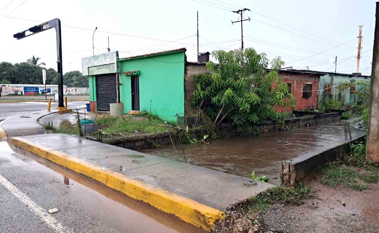 Vecinos del sector El Muro piden inspección en el drenaje BA-50