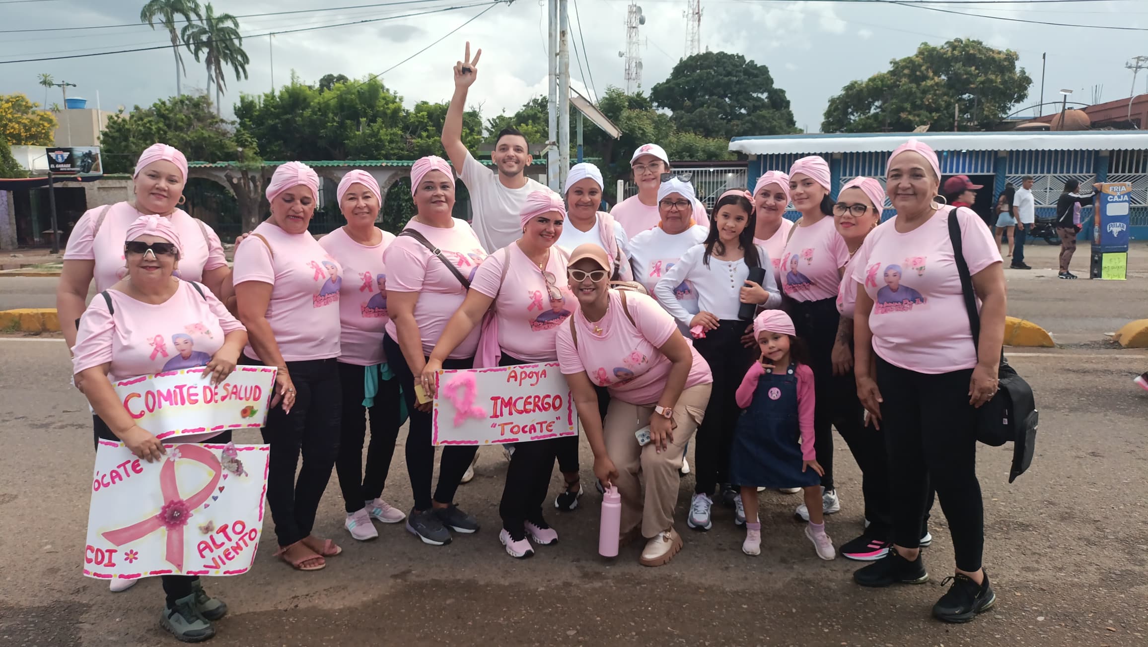 Caminata Rosa por la Vida desbordó calles de Miranda