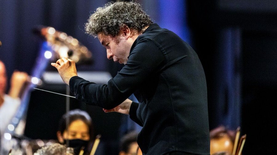Carlos Vives y Gustavo Dudamel Voces del Futuro