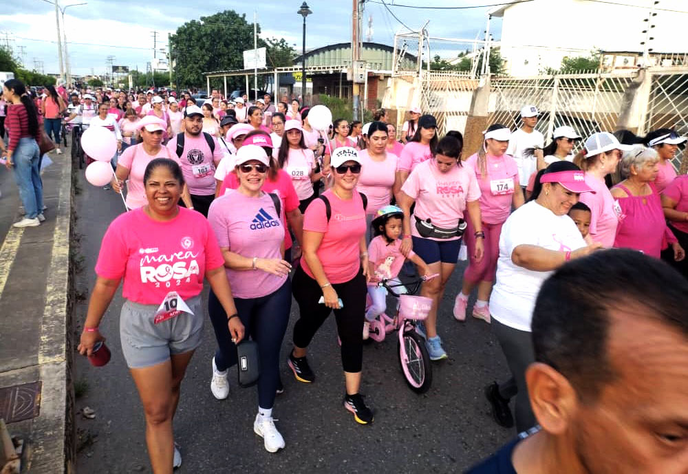 Con masiva participación se celebró la Marea Rosa en Cabimas