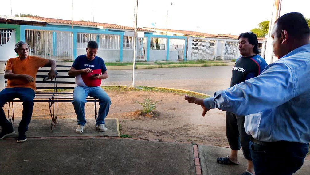 Concejal Carlosman Leal comunidad