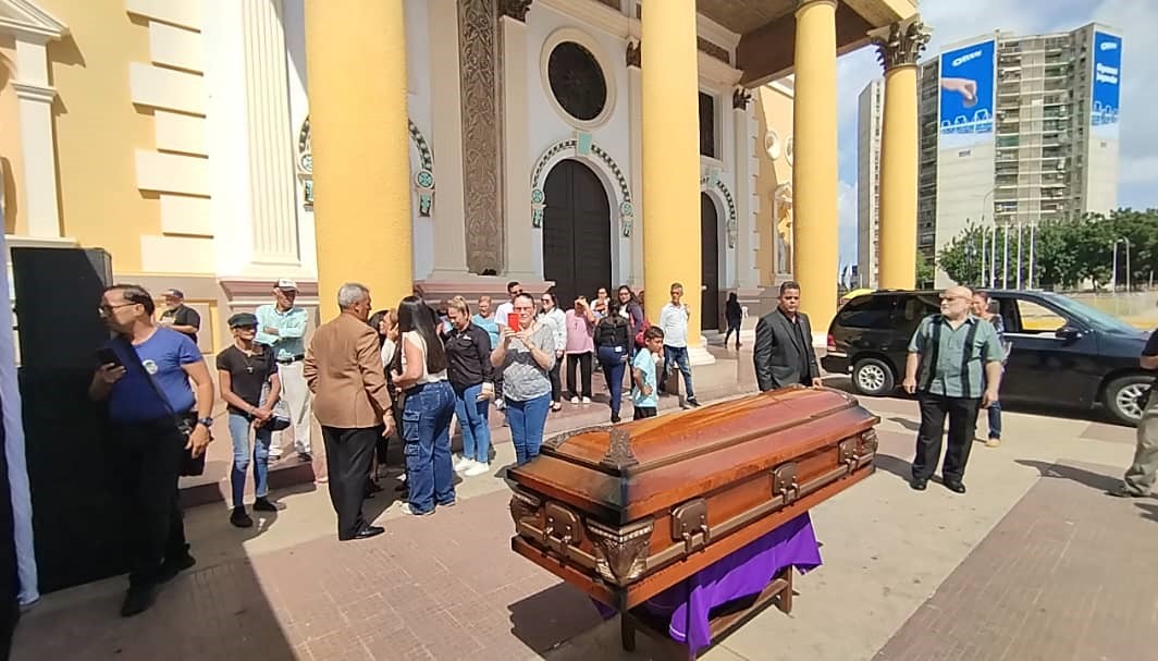 Último adiós a Don Tito Delgado en la Basílica de Maracaibo