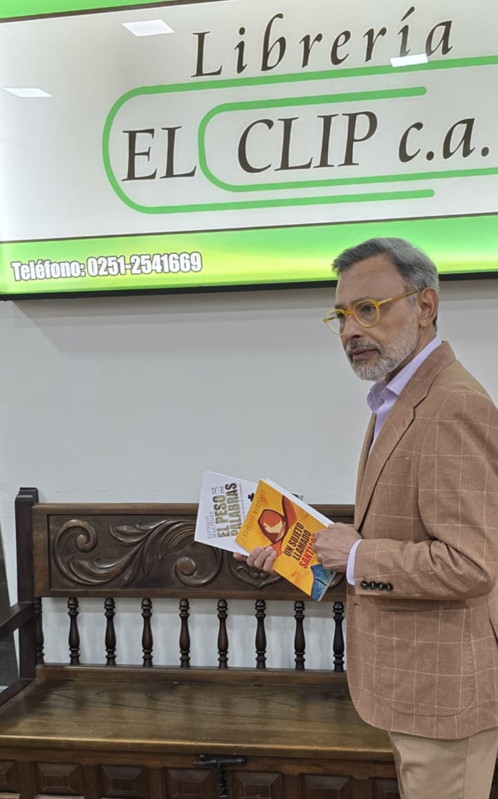 Edinson Martínez presentó dos libros en Barquisimeto