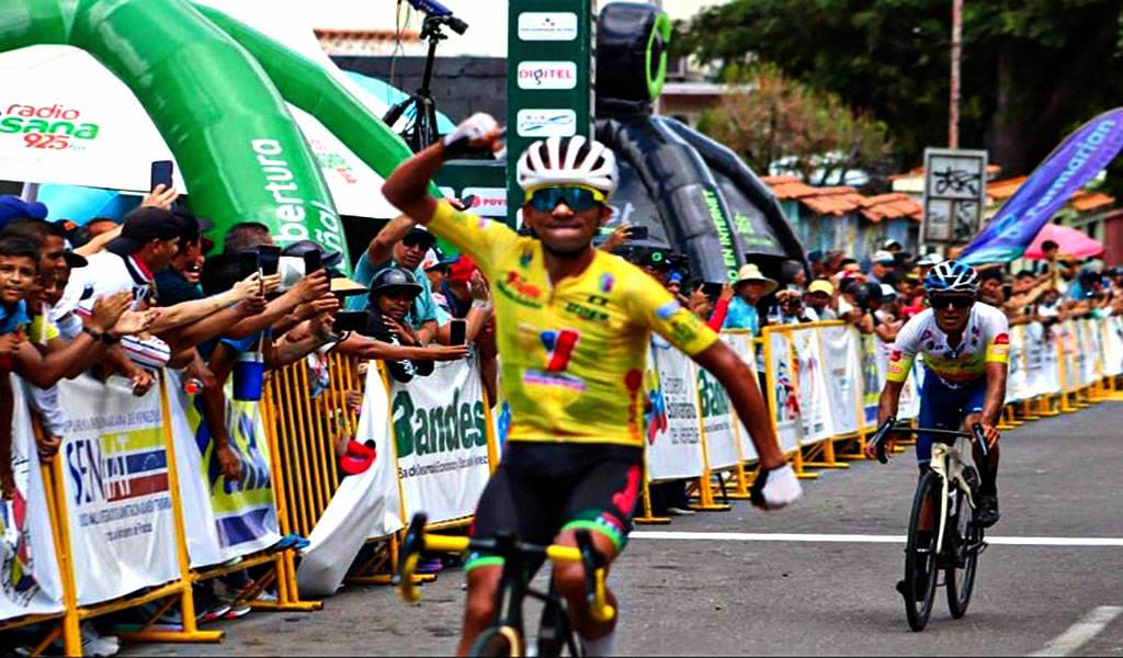 Juan Ruiz se tituló campeón de la 35 Vuelta a Trujillo