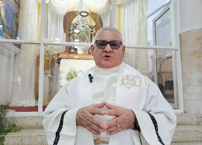 PADRE NIXON MONTERO 1 .JPG