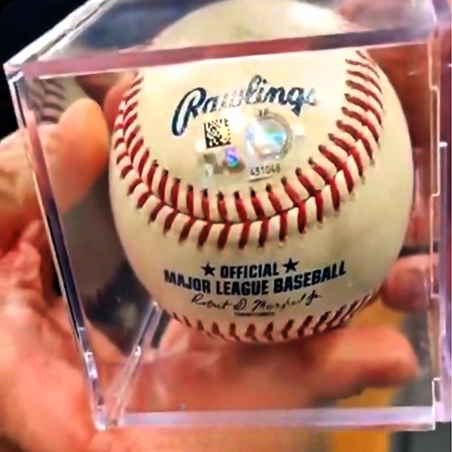 Pelota 50/50 de Ohtani es subastada por casi 4,4 millones de dólares
