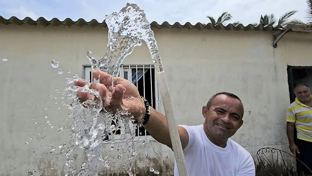 ZULIA.-El Gobierno Bolivariano en respuesta a la Consulta Popular del pasado mes de agosto, a través de la Hidrológica del Lago de Maracaibo (Hidrolago), ente adscrito al ministerio del Poder Popular de Atención de las Aguas (MinAguas),  efectuó la rehabilitación integral de la Estación de Bombeo El Guanábano, ubicado en la parroquia, Sinamaica, municipio Indígena Bolivariano Guajira en el estado Zulia.
