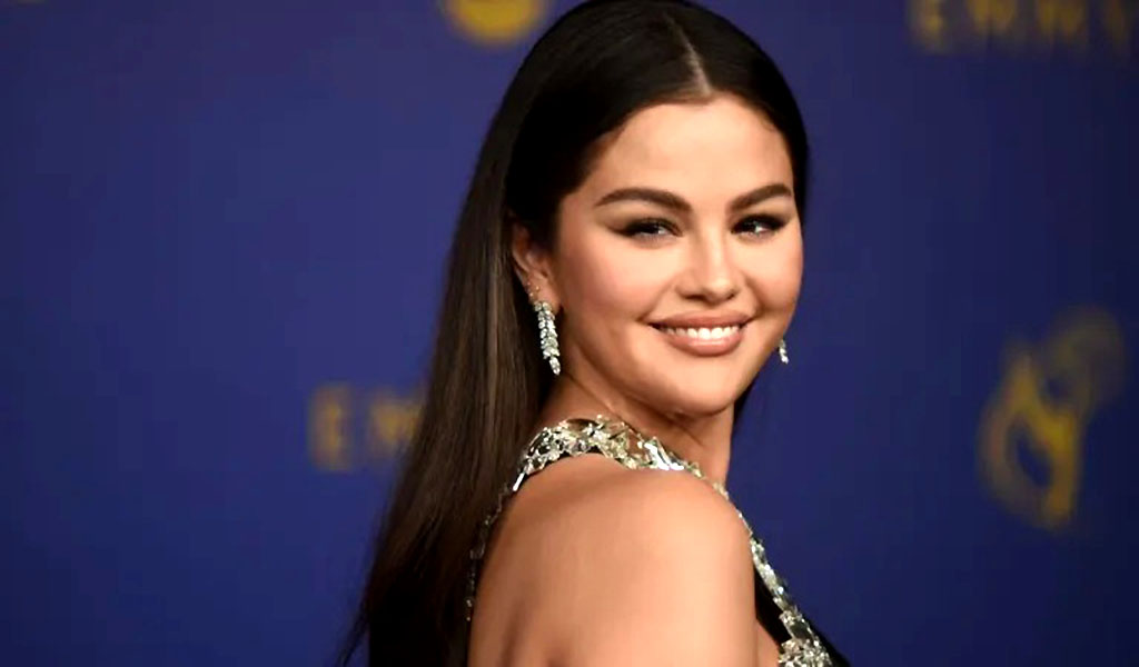 Selena Gómez despeja dudas por su atrevido baile con Édgar Ramírez