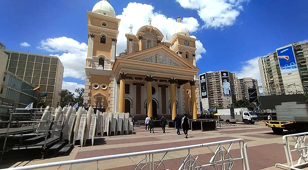 Todo está listo en la Basílica para que La Chinita baje de su altar