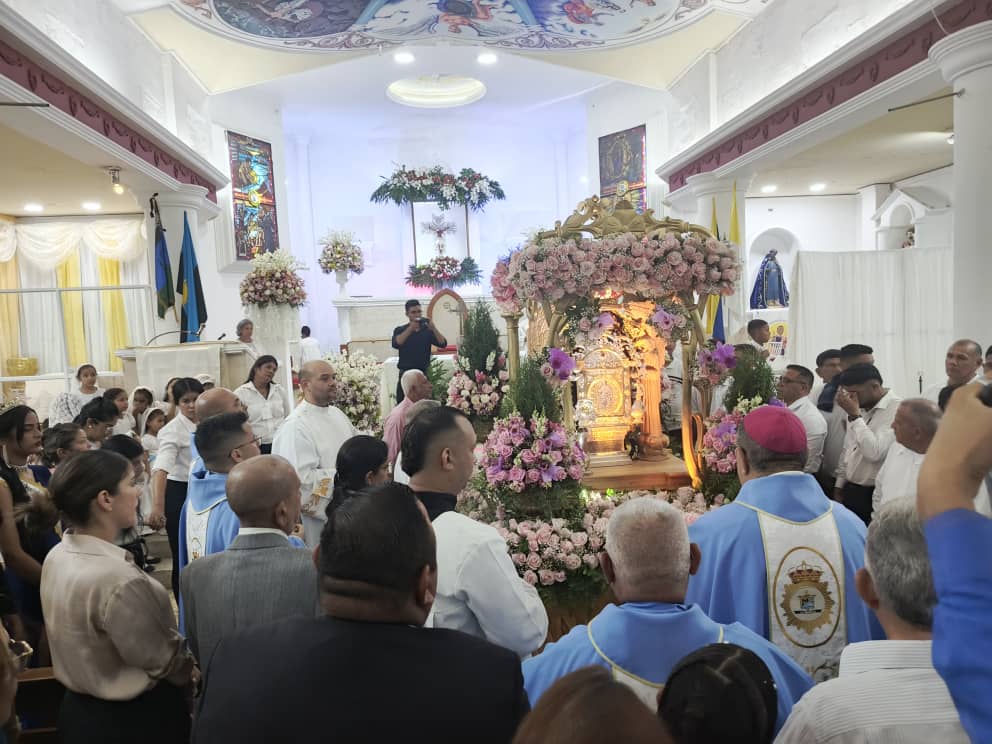 Virgen del Rosario del Paraute brilló en sus 373 años 
