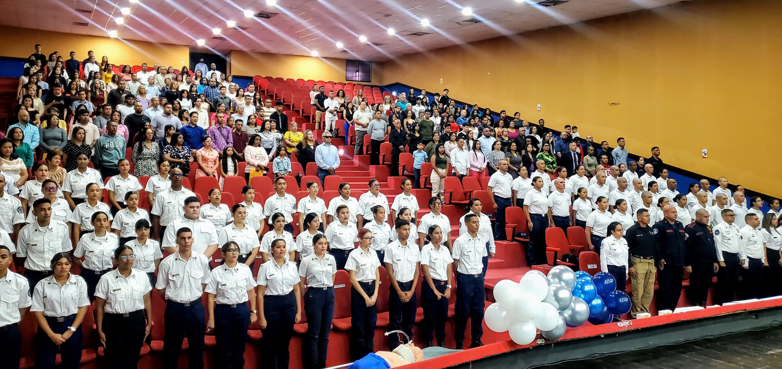 Gradúan XXIII Promoción de Técnicos en Emergencias Médicas