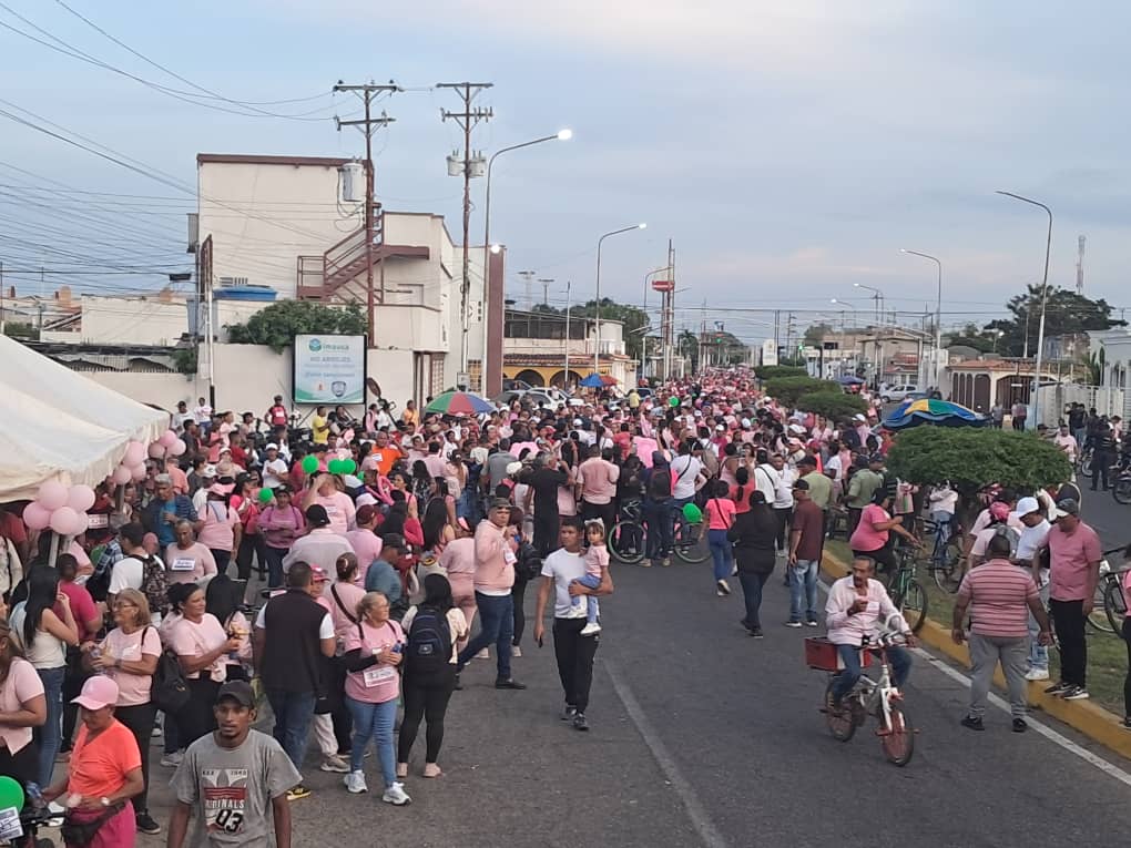 Marcha Rosa 3K Por la Vida en Cabimas