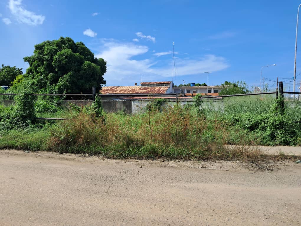 Pozo petrolero y alumbrado en Cabimas