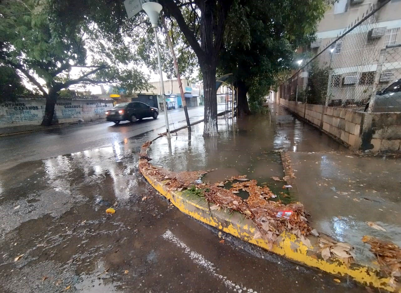 Aguacero de más 3 horas colapsó Maracaibo