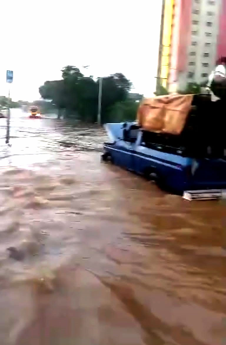 Aguacero de más 3 horas colapsó Maracaibo