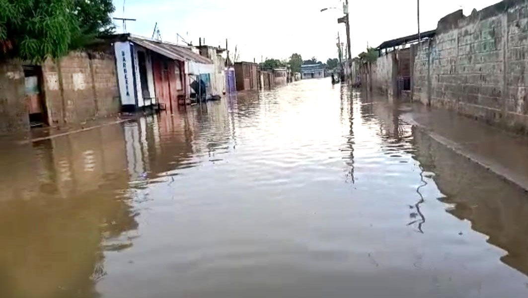 Aguacero de más 3 horas colapsó Maracaibo