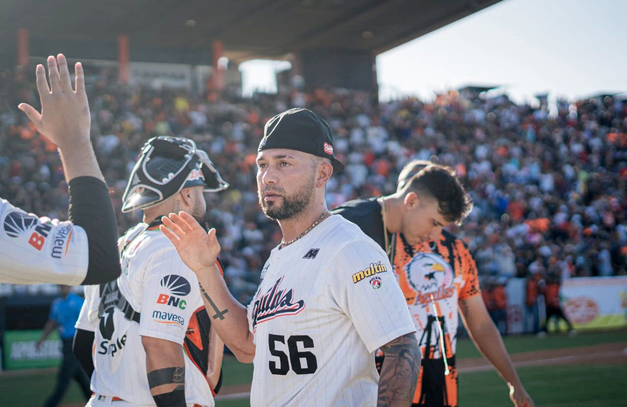 Águilas se llevó el Clásico de La Chinita venciendo 8-4 a Tiburones