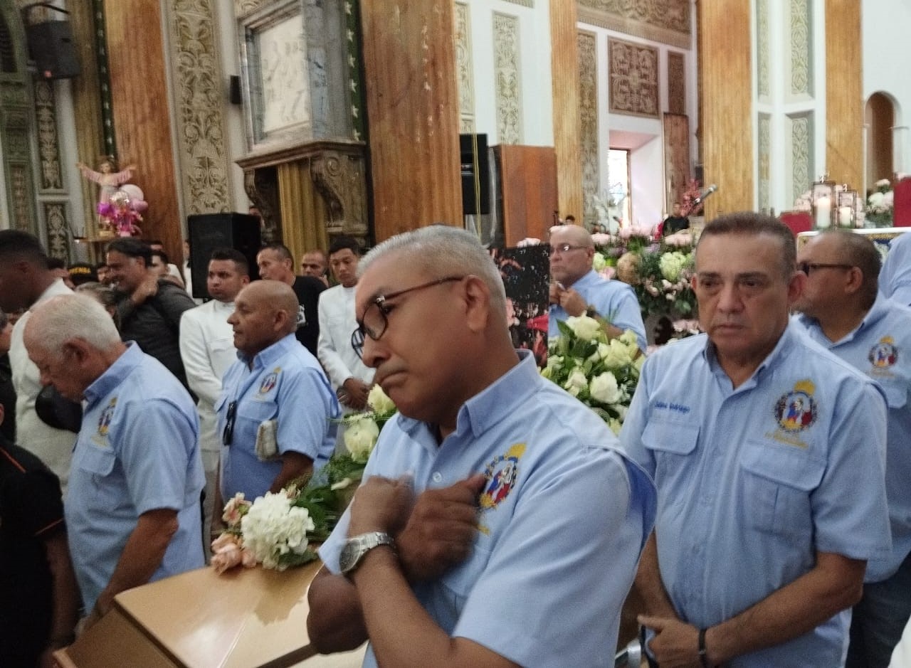 Emotiva misa a Danelo Badell en La Basílica