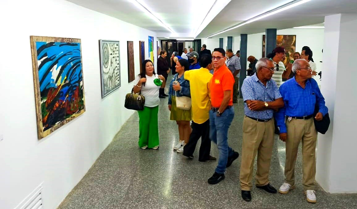 Exposición “Tras La Huella de Hung”
