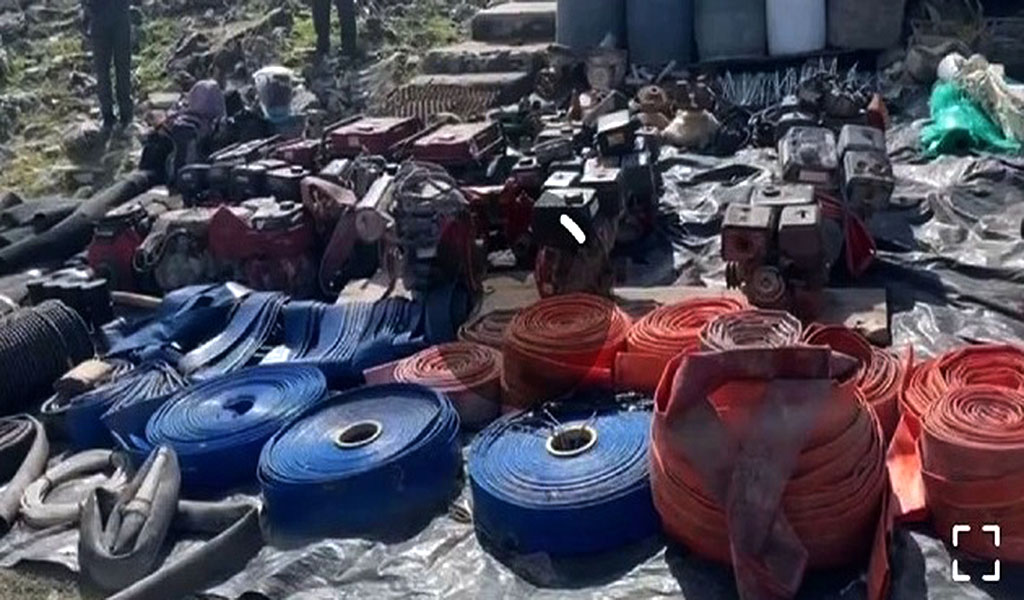 El Comandante Estratégico Operacional de la FANB, GJ. Domingo Hernández Lárez, informó que se incautaron siete motocicletas de diversos modelos, cuatro plantas eléctricas, 28 motobombas de agua y 4 mil 100 litros de combustible