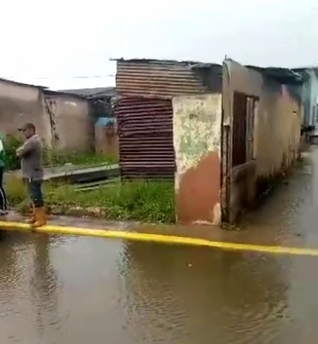 Inundaciones en San Timoteo de Baralt tras fuertes lluvias