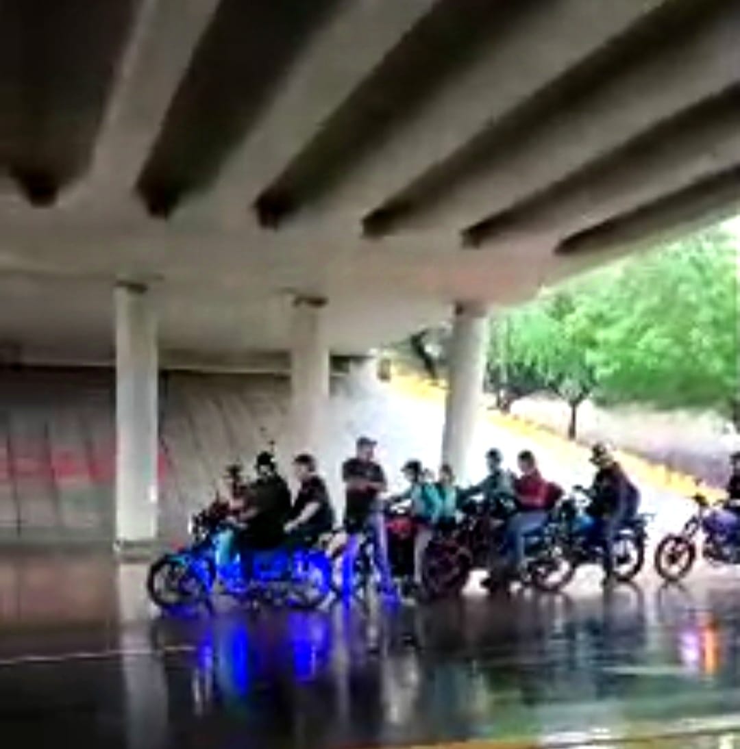 Colapsan avenidas de Maracaibo por lluvias