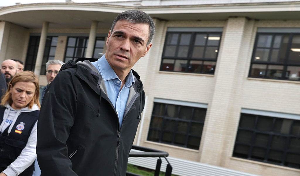 Pedro Sánchez calificó de “violentos marginales” a valencianos que lo abuchearon