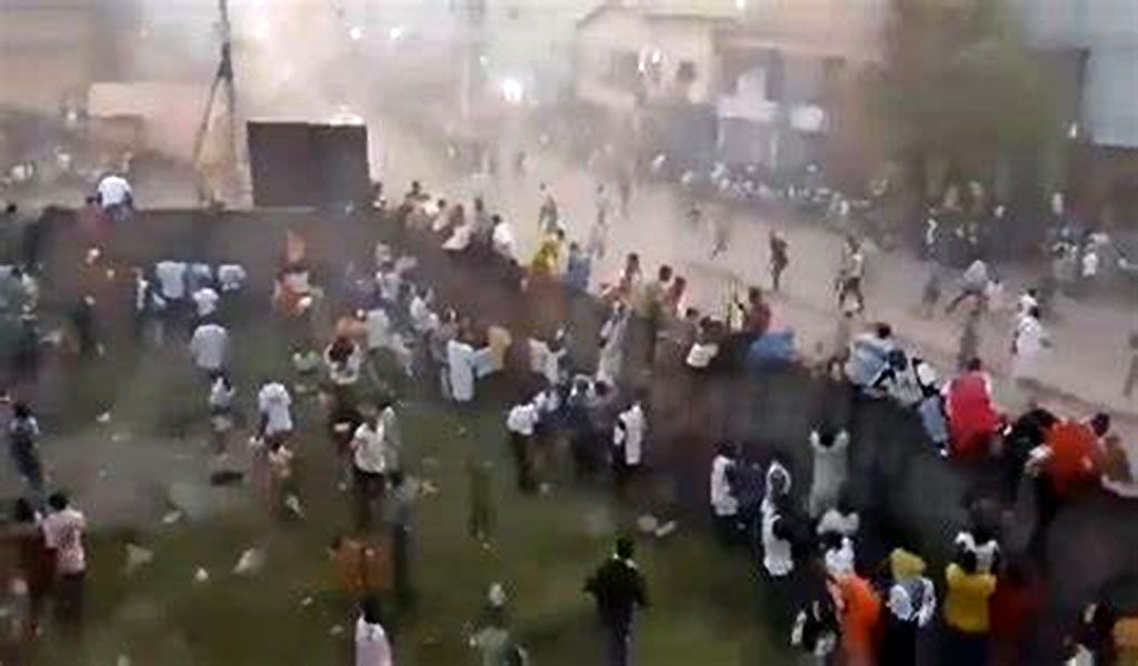 56 hinchas muertos en un estadio de fútbol de Guinea