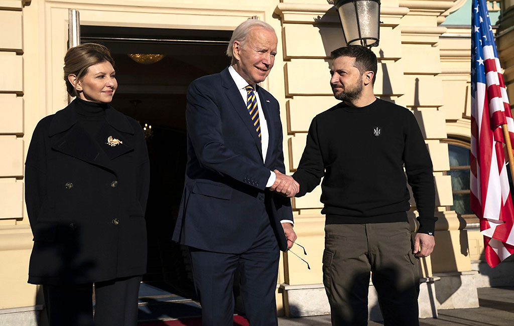 Biden se apresura a enviar paquete de armas a Ucrania