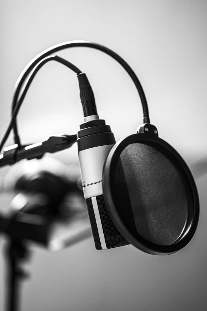 Celebremos el talento de los locutores venezolanos en su día