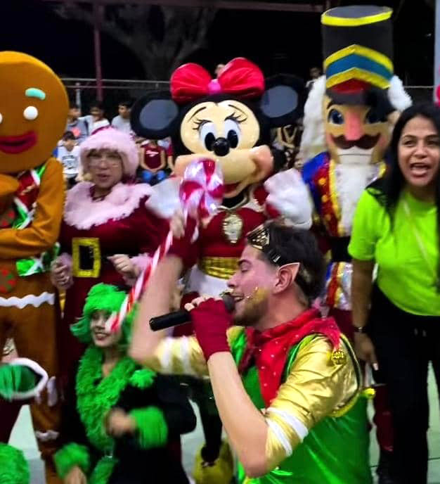  Fundación "Los Duendes de Santa" benefician a 500 niños 
