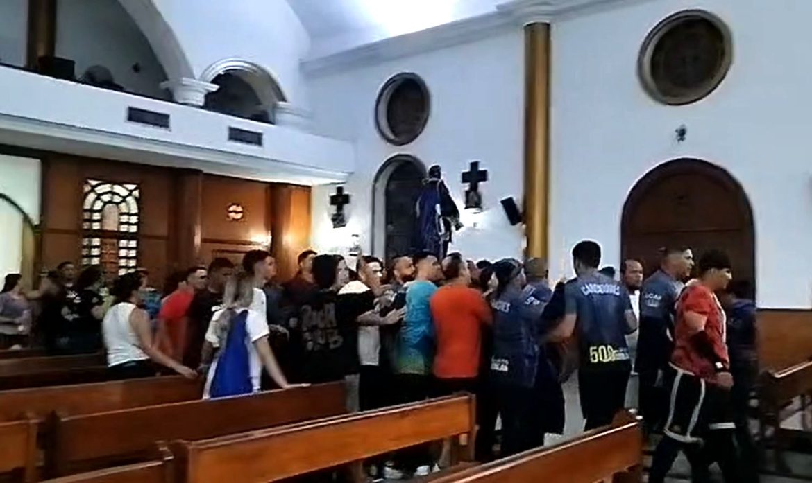 San Benito regresó a su altar
