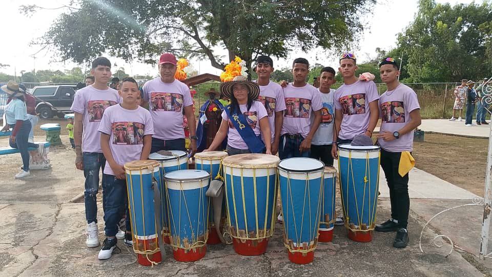 Una vez más, los tambores de San Benito sonaron como nunca este 27 de diciembre de 2024 para celebrar los 500 años del nacimiento del copatrono de la Costa Oriental del Lago.