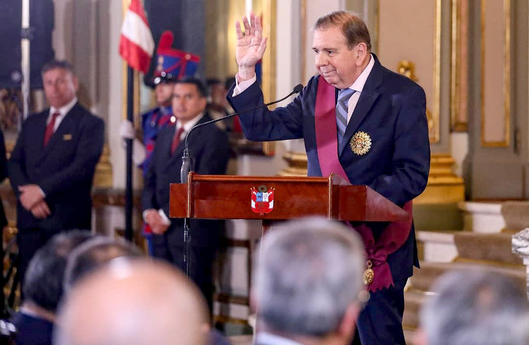 Dina Boluarte recibió a Edmundo González 