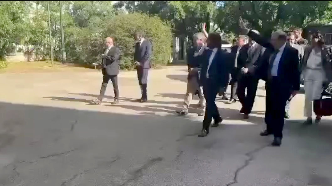 Edmundo González llegó a Uruguay