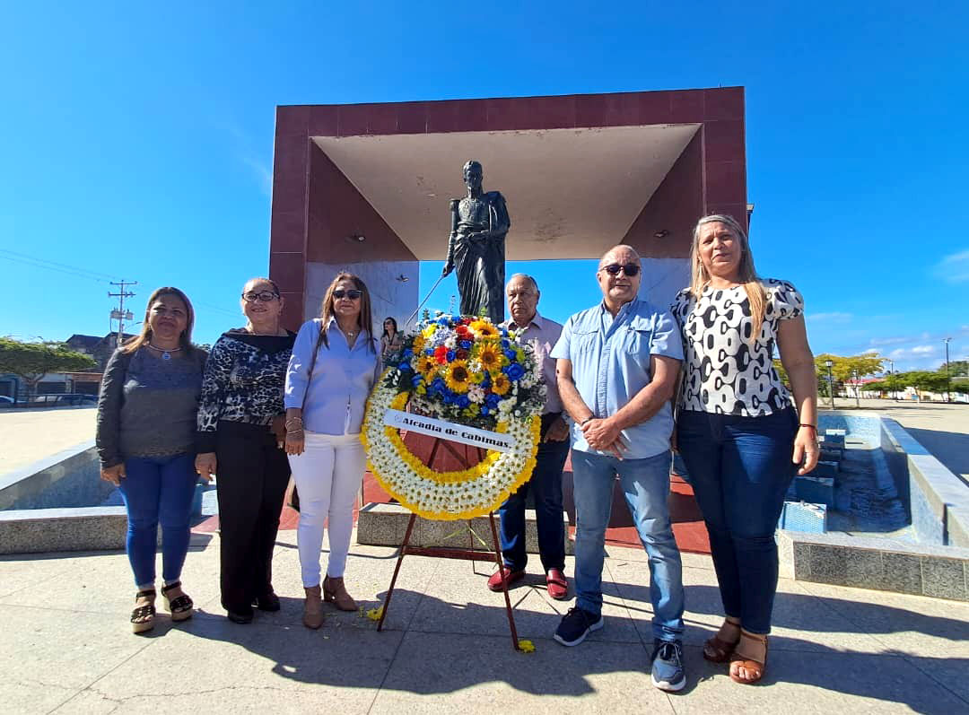 Educadores de Cabimas celebran su día con ofrenda floral