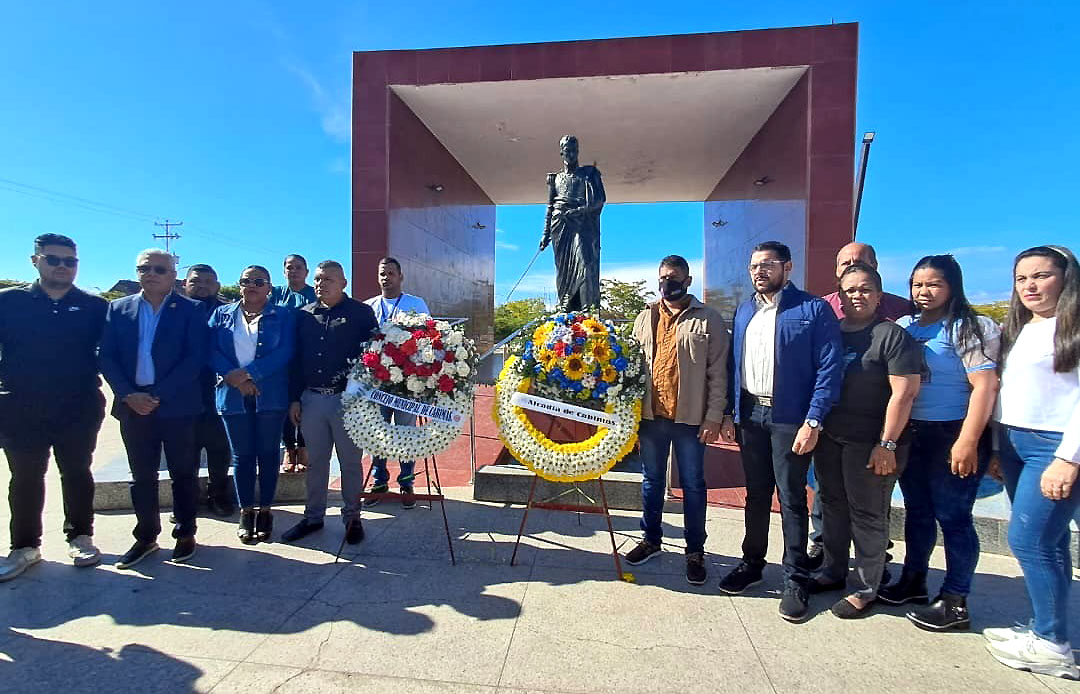 Educadores de Cabimas celebran su día con ofrenda floral