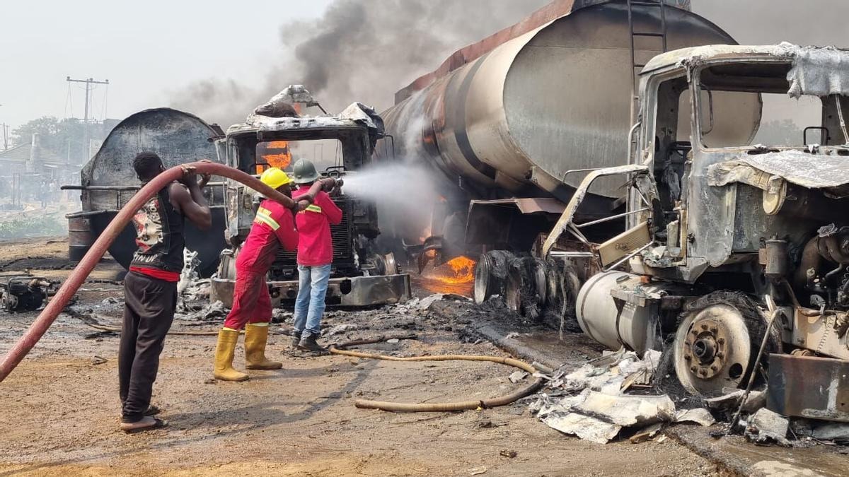 Explosión de un camión de combustible deja 86 muertos en Nigeria