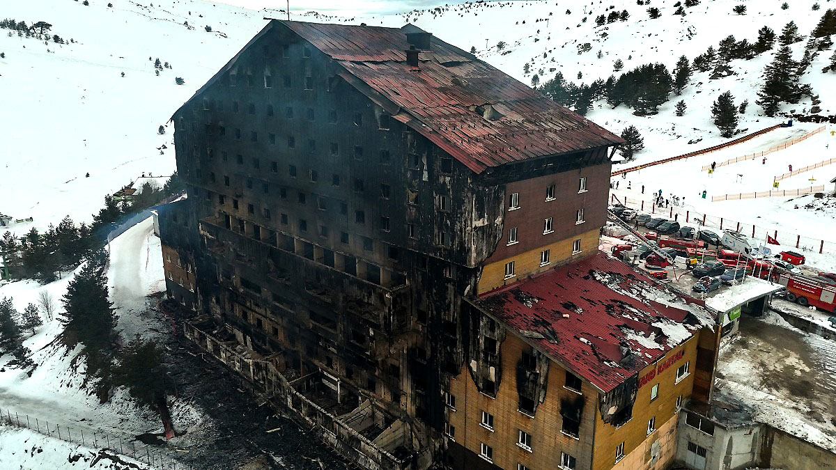 Mueren 66 personas por incendio en un hotel de una estación de esquí de Turquía