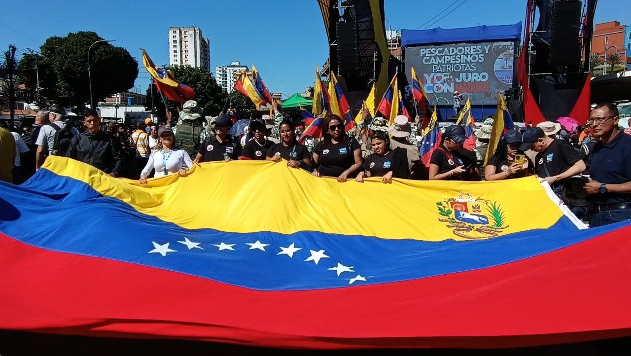 Pueblo venezolano marchó este jueves en apoyo al presidente Maduro