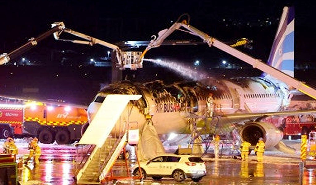 Se incendia avión con 169 pasajeros en un aeropuerto surcoreano