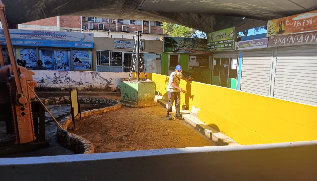 Trabajos en la Sala de Espera de la Terminal de Cabimas