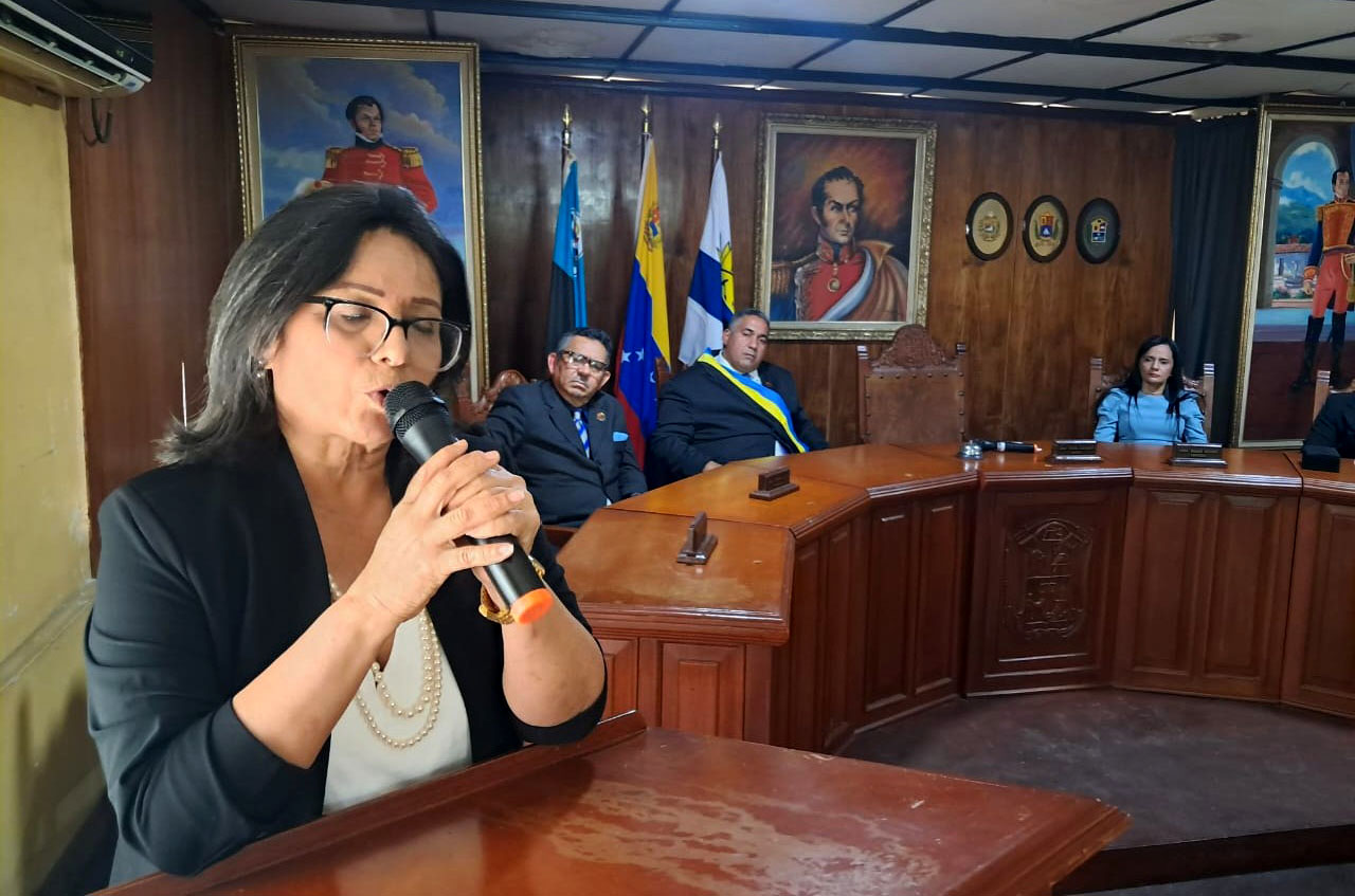 Yuleida Aranguren juramentada presidenta del Concejo Municipal