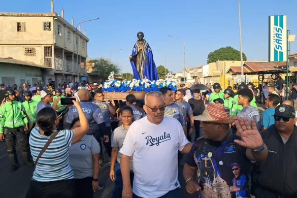Cabimas disfrutó de desfile en honor a San Benito